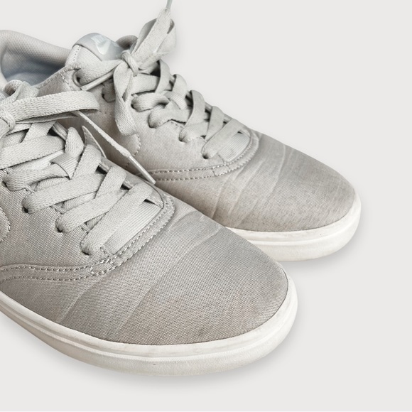 Nike SB Check Solarsoft Low Top Sneaker - Picture 4 of 12